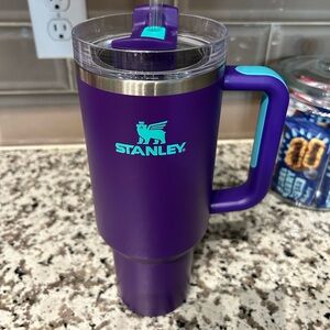 Stanley 40 oz tumbler